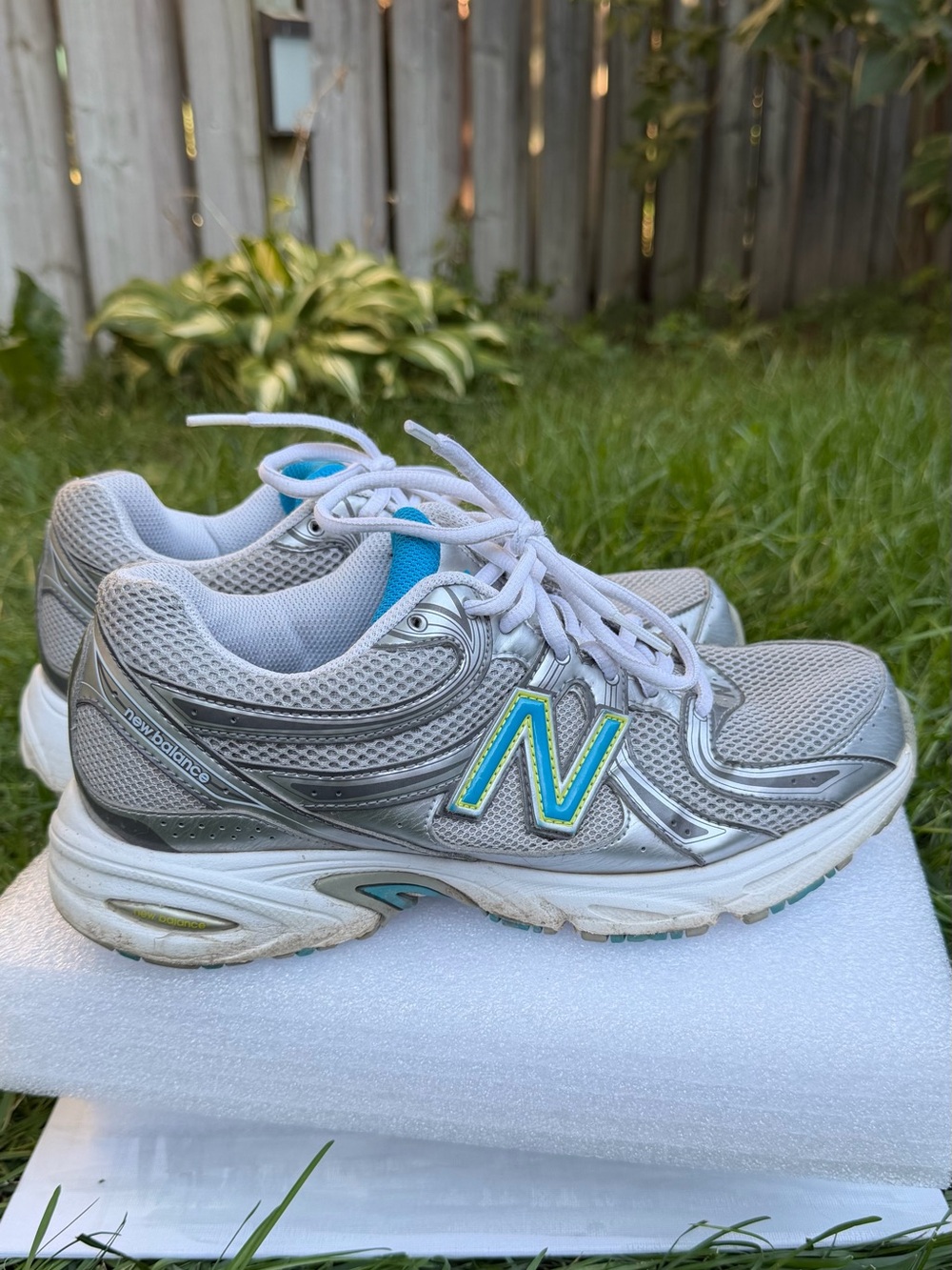 New Balance WR470SBL Running Shoes – Women’s 9 – Silver/Blue – Great Condition